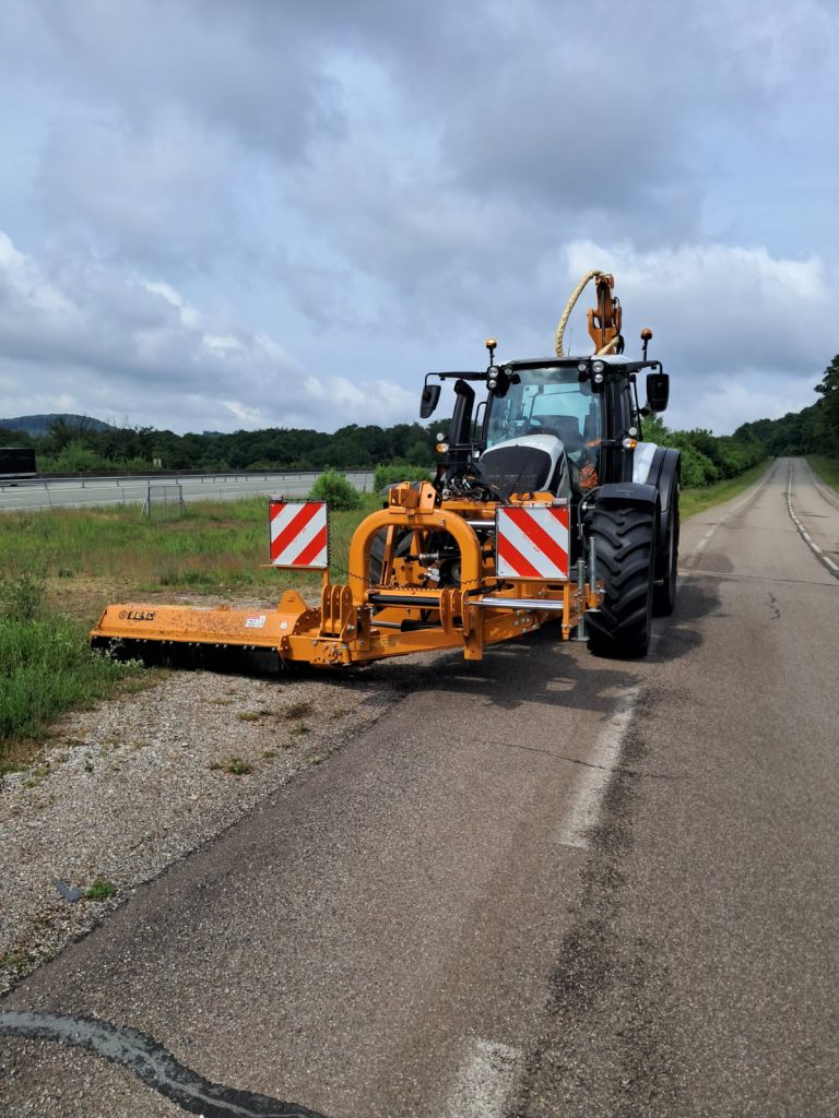 fauchage en bord de route